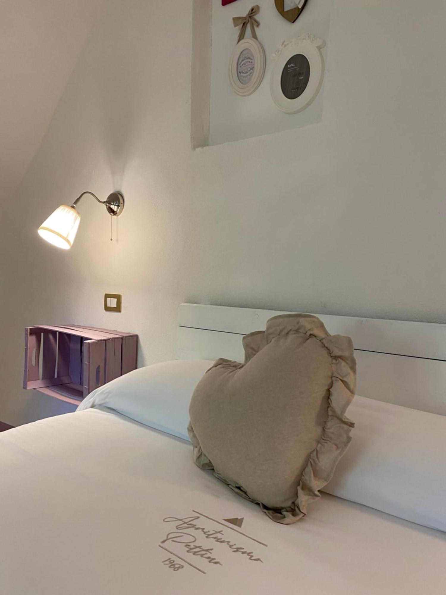 Agriturismo Pettino カンペッロ・スル・クリトゥンノ エクステリア 写真