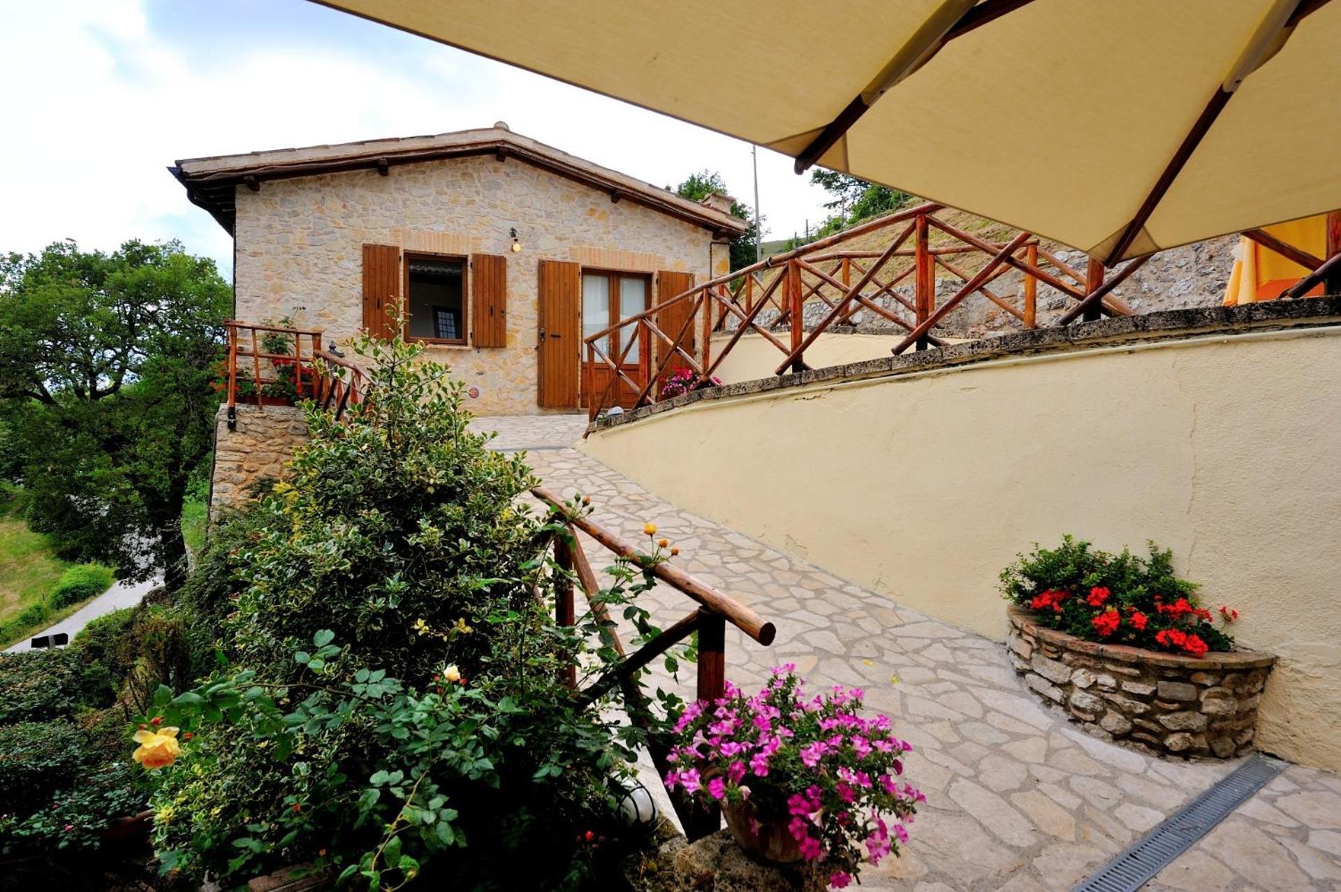 Agriturismo Pettino カンペッロ・スル・クリトゥンノ エクステリア 写真