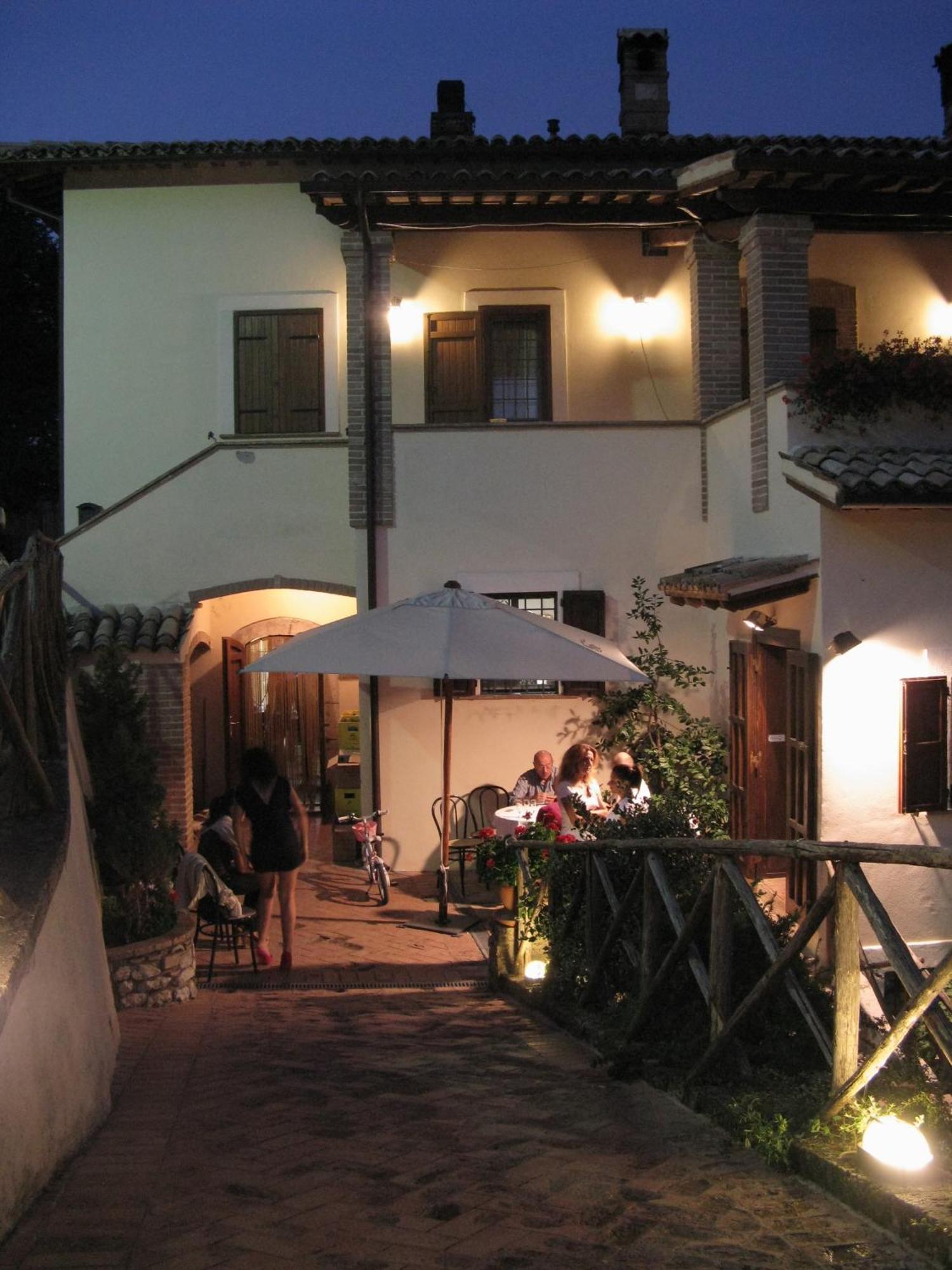 Agriturismo Pettino カンペッロ・スル・クリトゥンノ エクステリア 写真